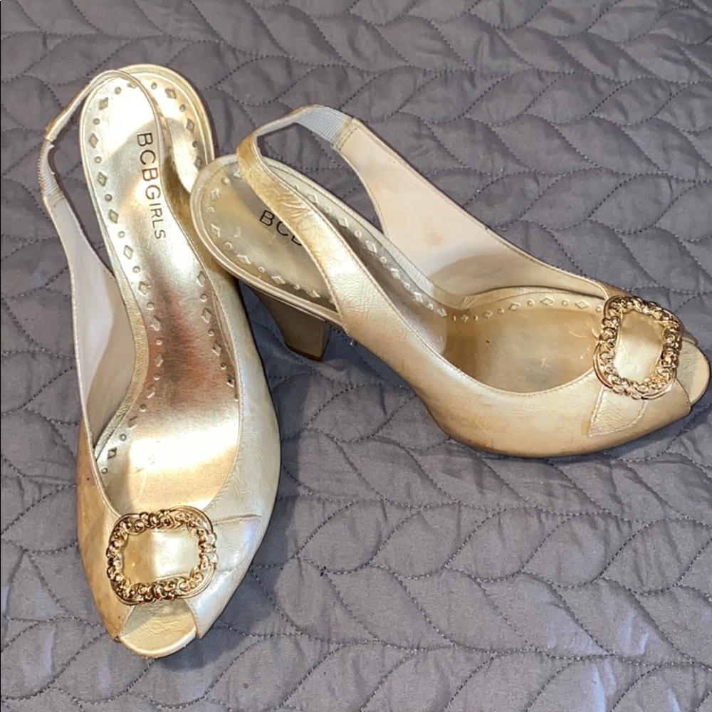 Vintage BCBGirls gold sling back heels